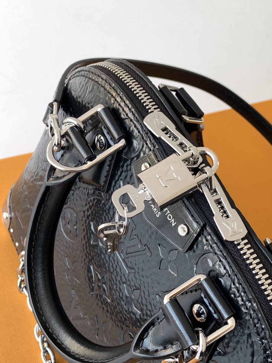 Louis Vuitton Alma BB M27812 23.5 x 17.5 x 11.5 3392
