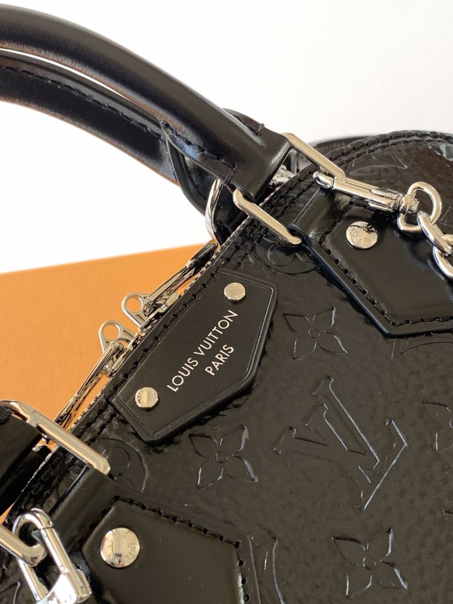 Louis Vuitton Alma BB M27812 23.5 x 17.5 x 11.5 3392