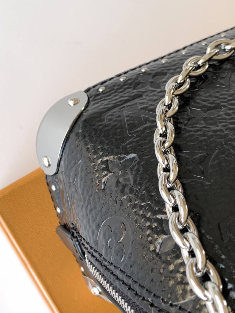 Louis Vuitton Alma BB M27812 23.5 x 17.5 x 11.5 3392