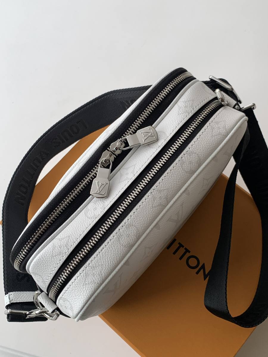 Louis Vuitton Alpha Messenger M31069 32 x 25 x 8 99BB