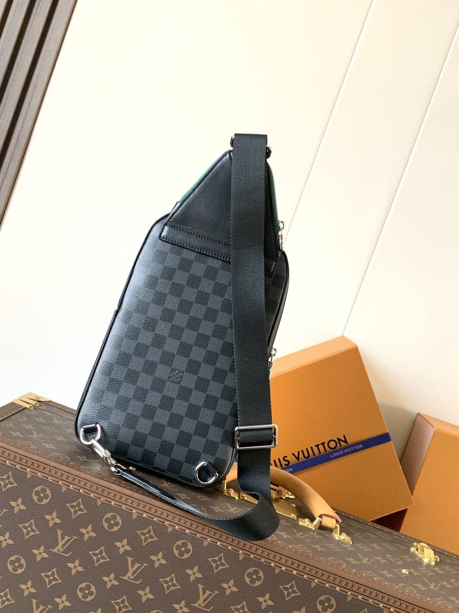 Louis Vuitton Avenue Sling M27153 20 x 31 x 7 0DB4