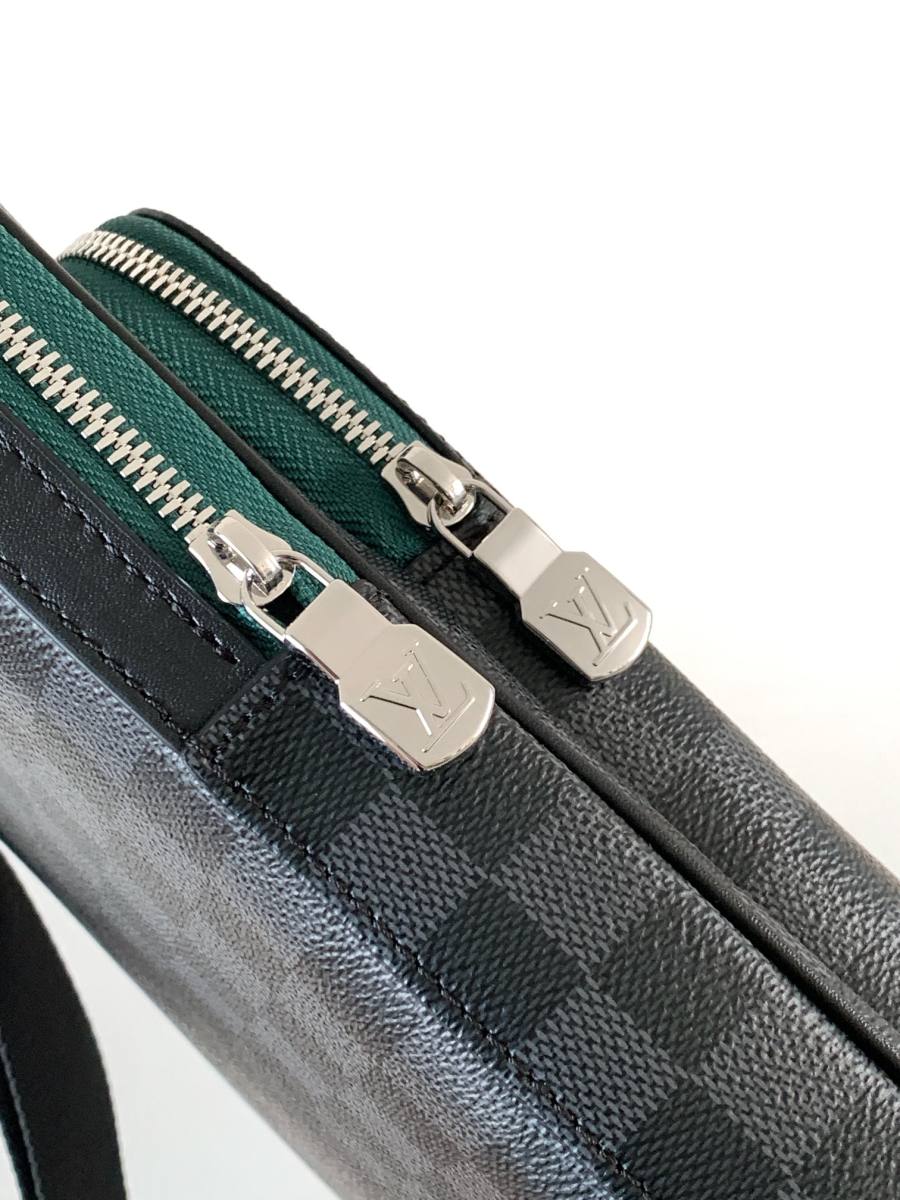 Louis Vuitton Avenue Sling M27153 20 x 31 x 7 0DB4