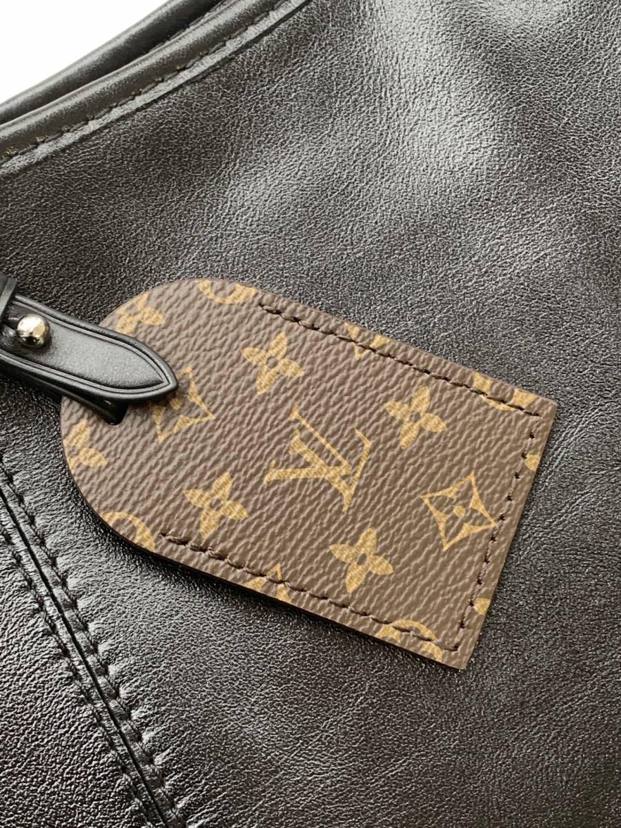 Louis Vuitton CarryAll MM M25143 36 x 28 x 16 19EA