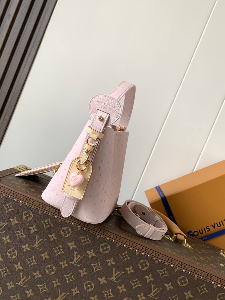 Louis Vuitton Handbag M12925 FD4D