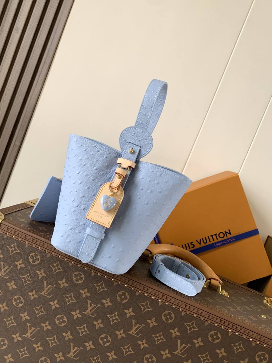 Louis Vuitton Handbag M13480 5976