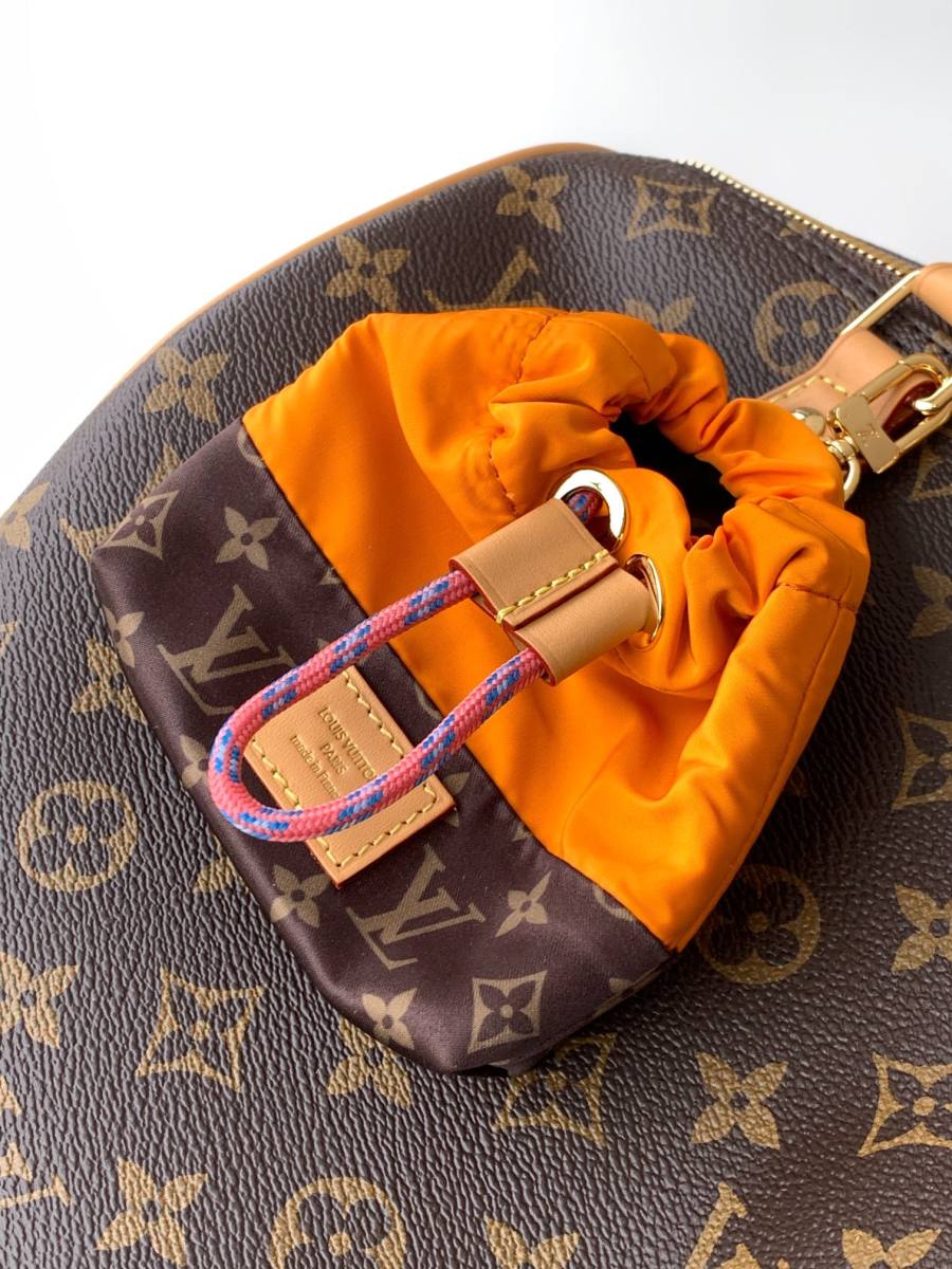 Louis Vuitton Handbag M15107 0B0B