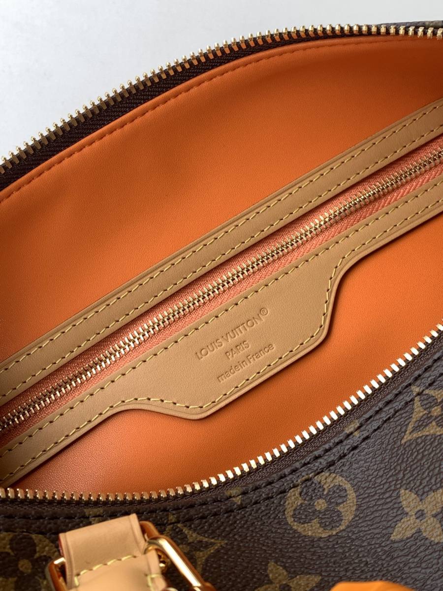 Louis Vuitton Handbag M15107 0B0B