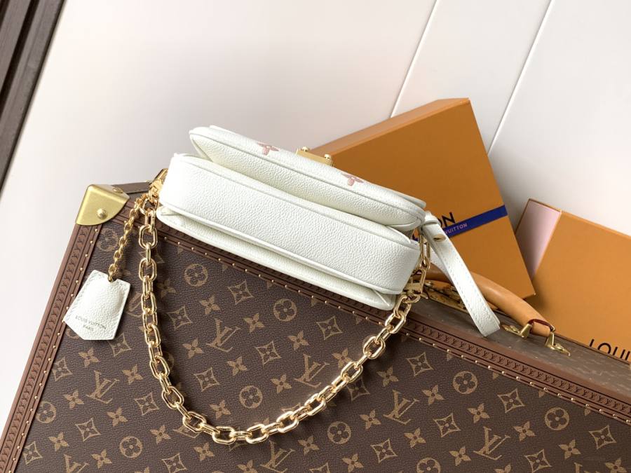 Louis Vuitton Handbag M23081 D353
