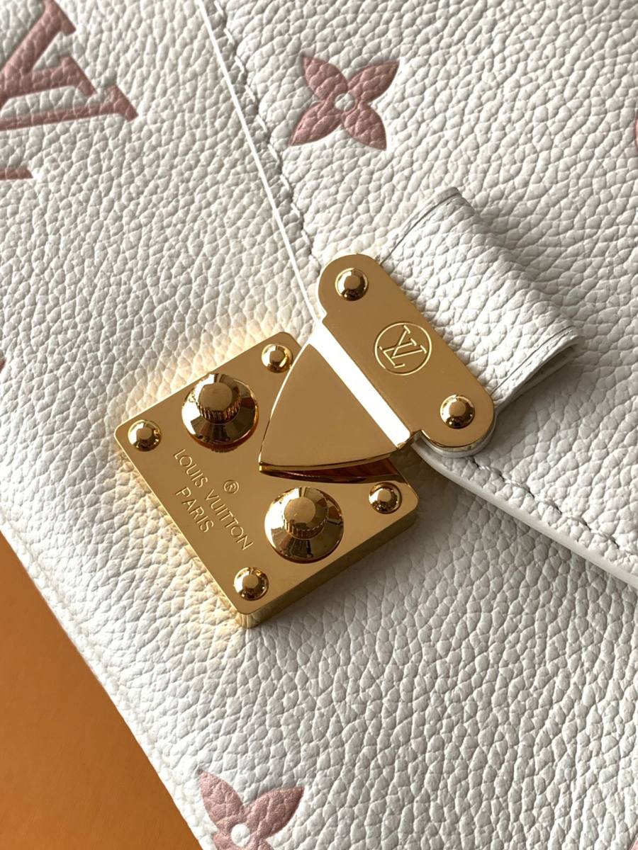 Louis Vuitton Handbag M23081 D353