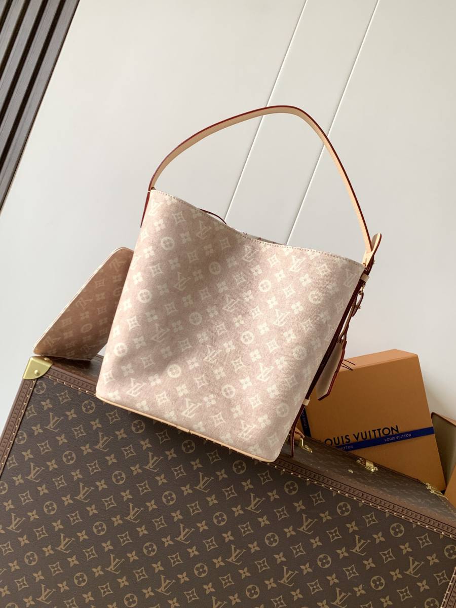 Louis Vuitton Handbag M25727 1798