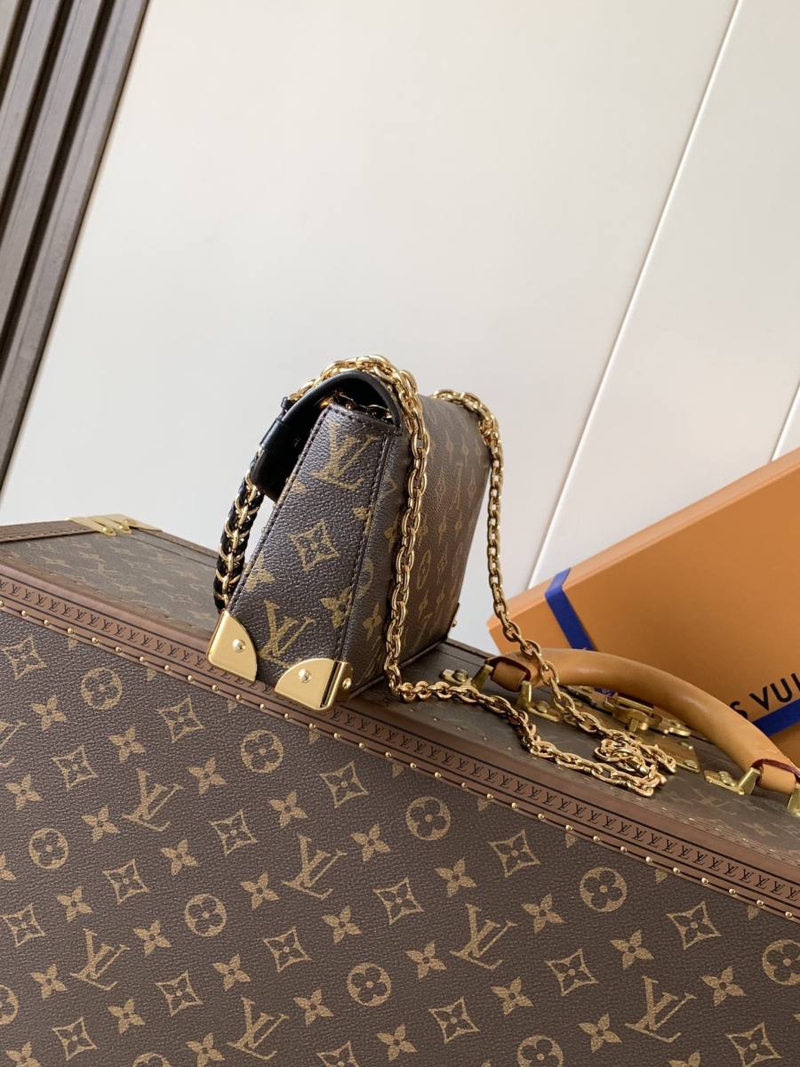 Louis Vuitton Handbag M27266 6A7A