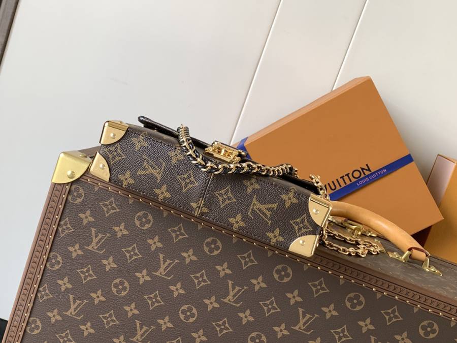 Louis Vuitton Handbag M27266 6A7A