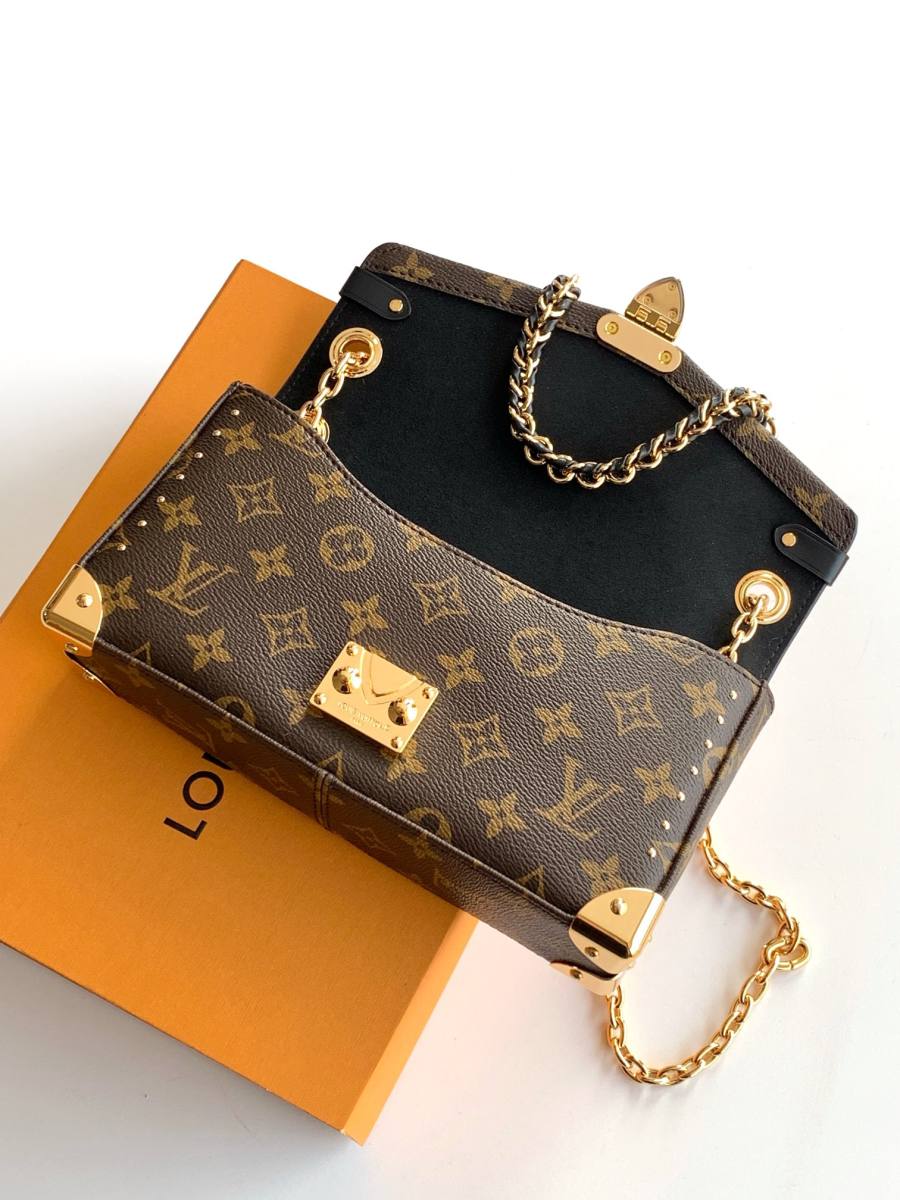 Louis Vuitton Handbag M27266 6A7A