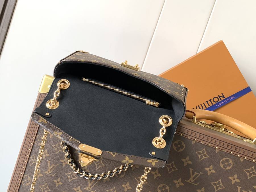 Louis Vuitton Handbag M27266 6A7A