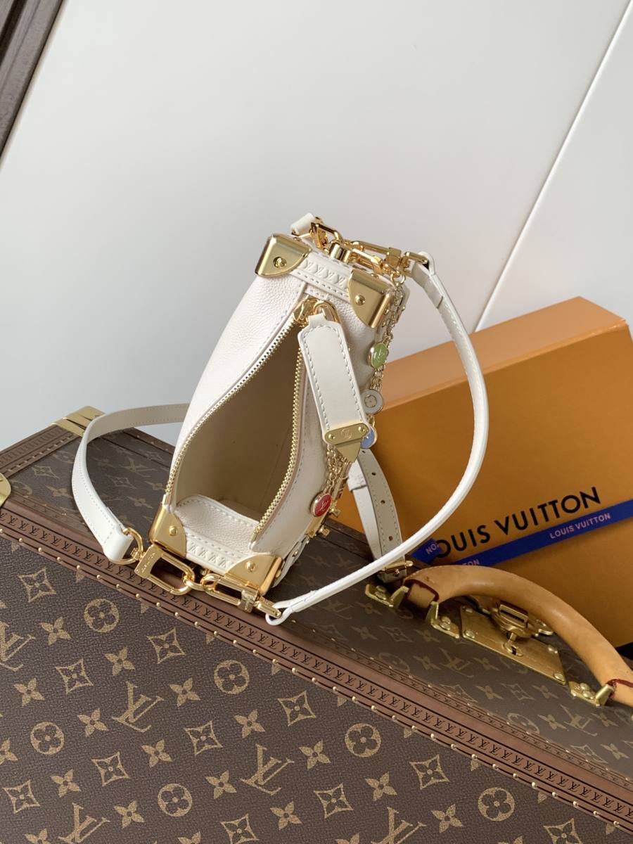Louis Vuitton Handbag M27438 FF36