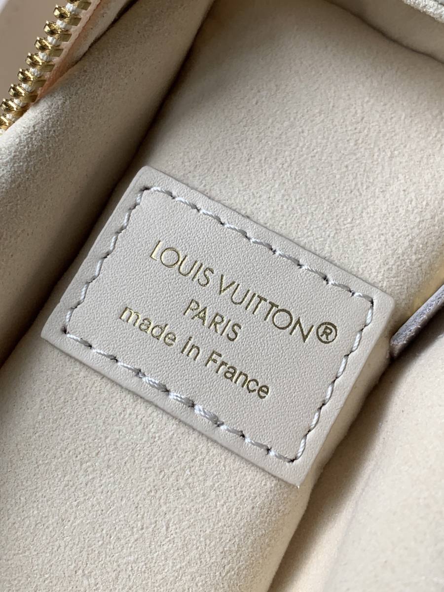 Louis Vuitton Handbag M27438 FF36