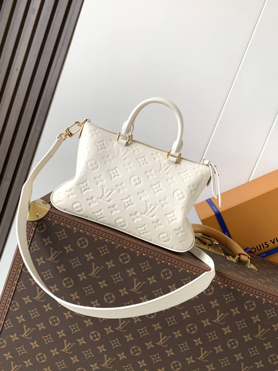 Louis Vuitton Handbag M29153 A5D5