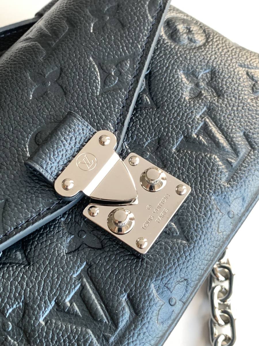 Louis Vuitton Handbag M46595 D85E