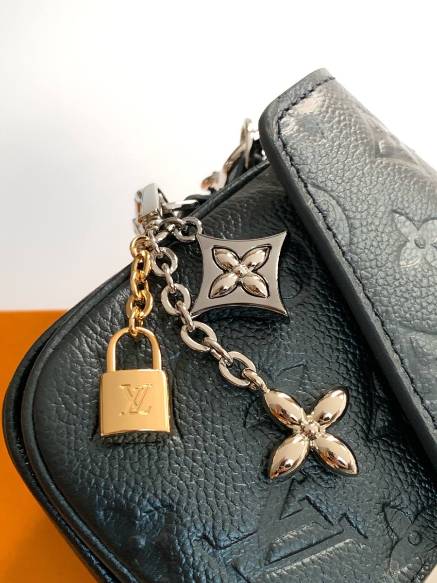 Louis Vuitton Handbag M46595 D85E