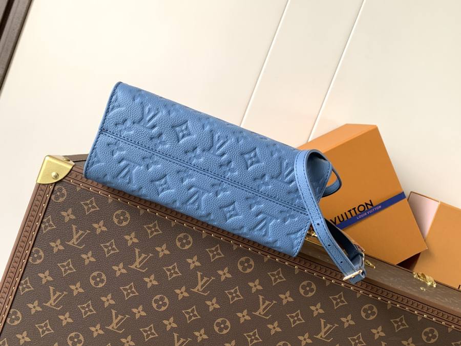 Louis Vuitton Handbag M46833 9D42