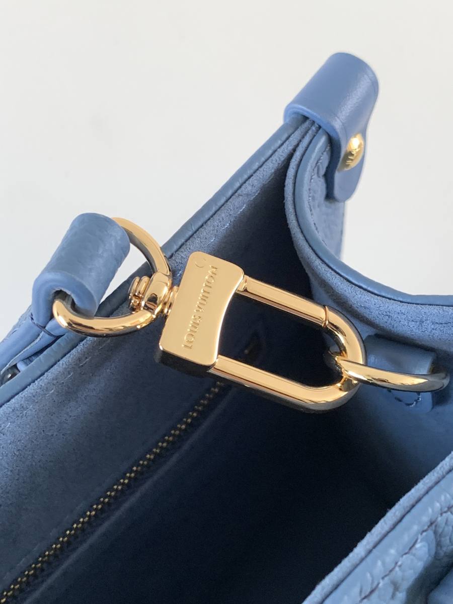 Louis Vuitton Handbag M46833 9D42