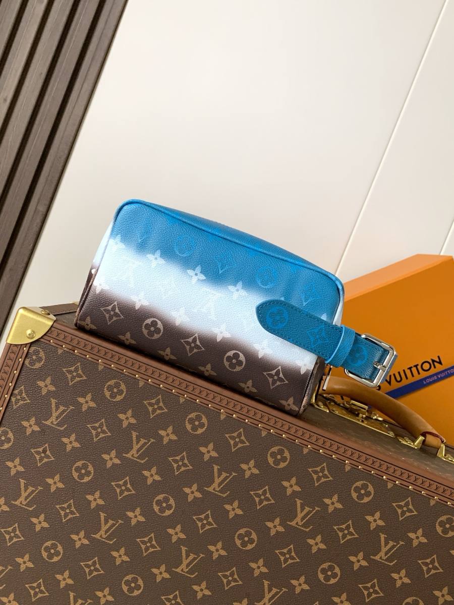 Louis Vuitton Locker Dopp Kit M28228 24 x 15 x 12 CF4E