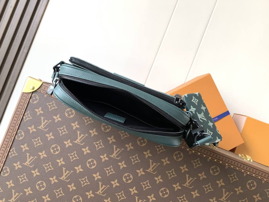 Louis Vuitton Messenger M27154 02C2