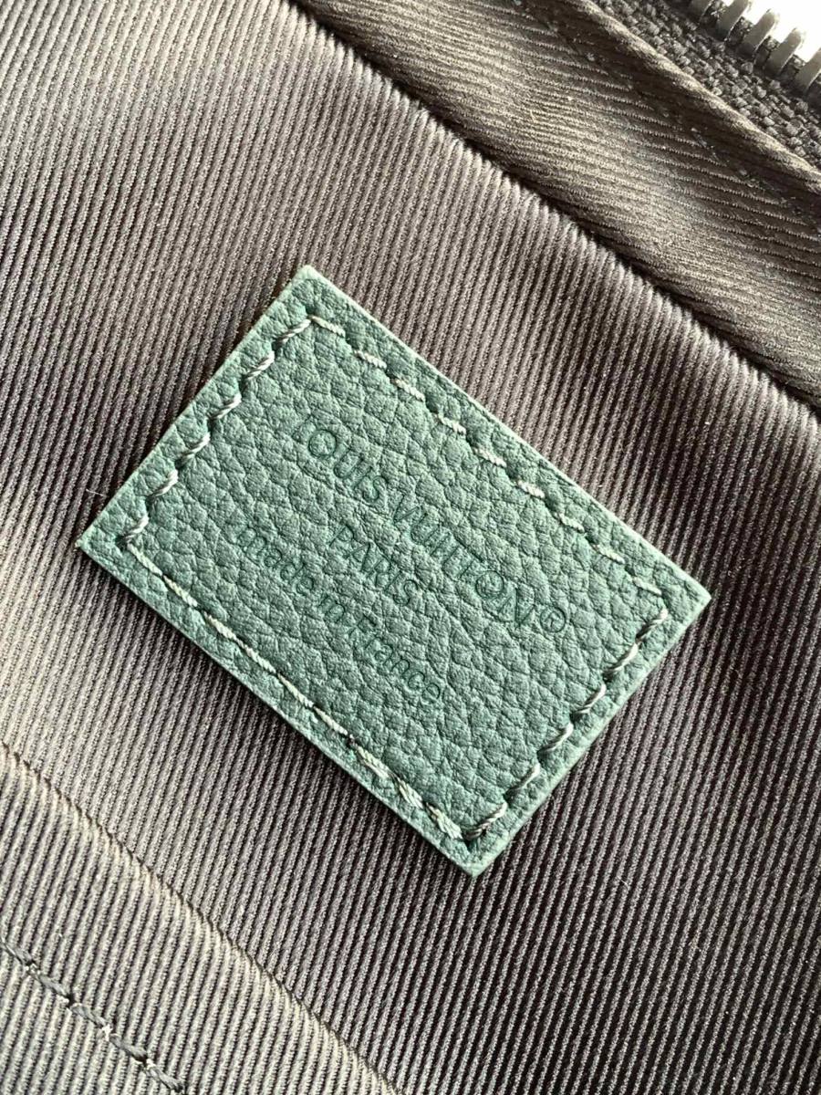 Louis Vuitton Messenger M27154 02C2
