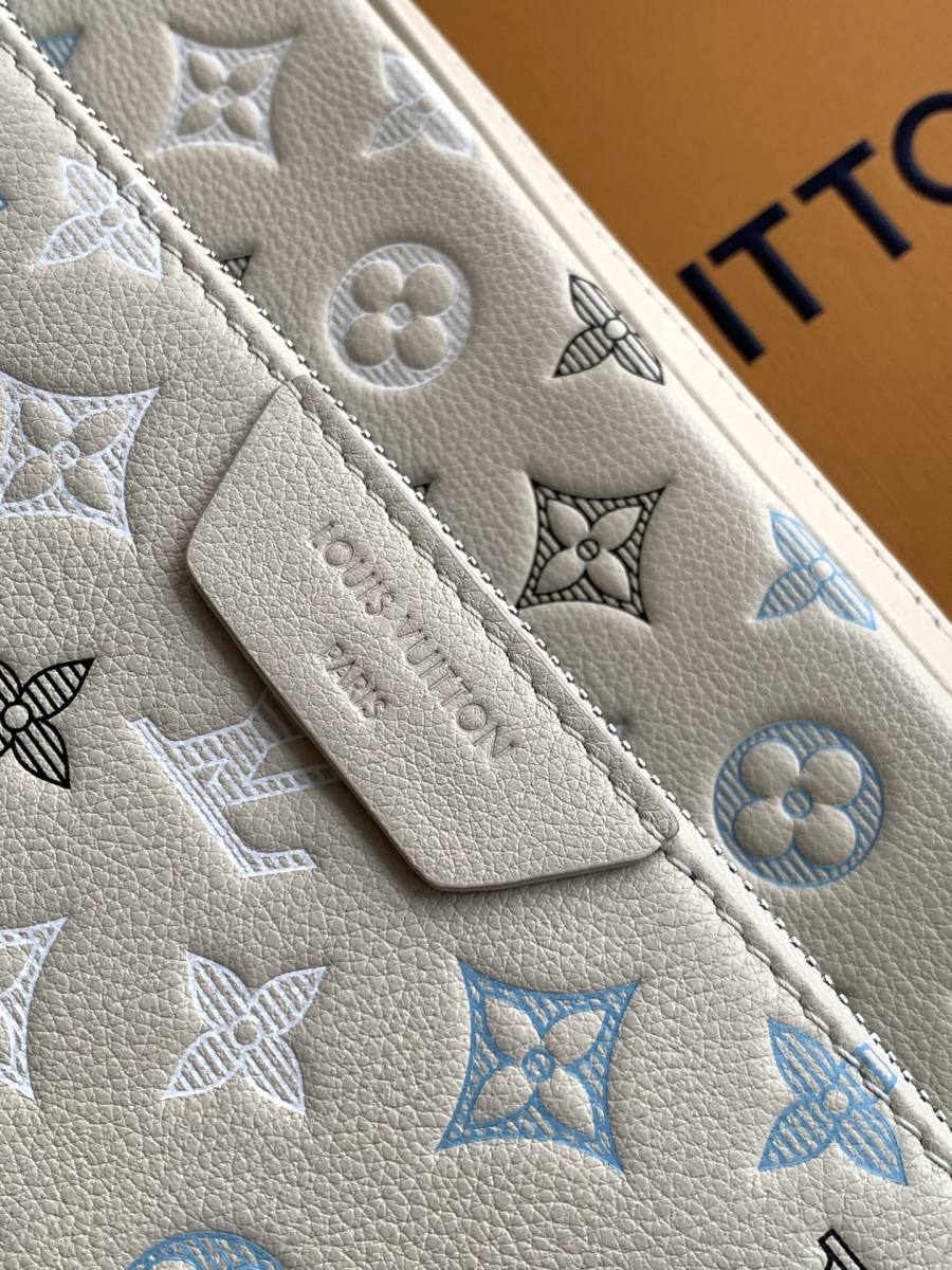 Louis Vuitton Messenger M28854 AE59