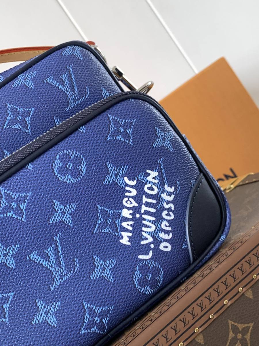Louis Vuitton Nil Messenger M26823 27 x 20 x 7 F7D5