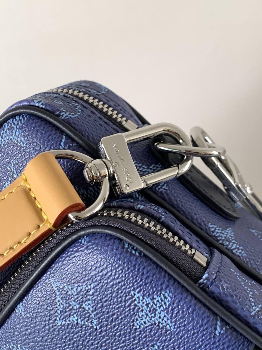 Louis Vuitton Nil Messenger M26823 27 x 20 x 7 F7D5