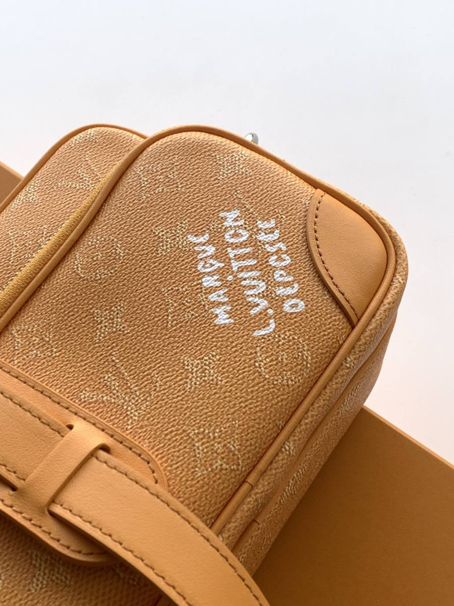 Louis Vuitton Nil Messenger M27232 27 x 20 x 7 4C0F
