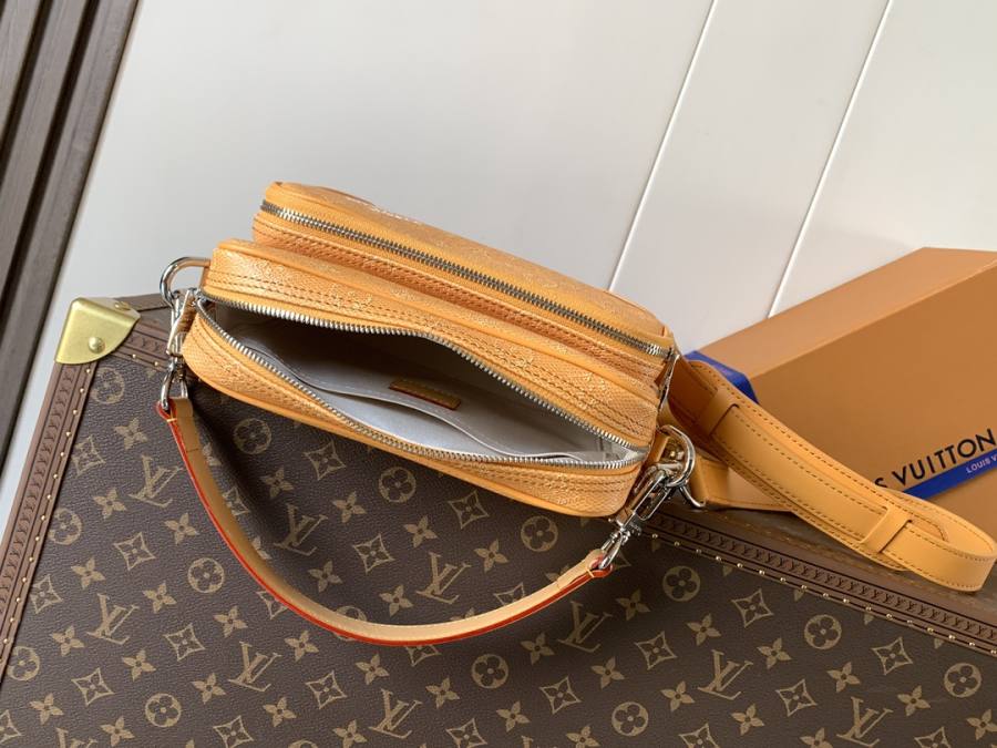 Louis Vuitton Nil Messenger M27232 27 x 20 x 7 4C0F
