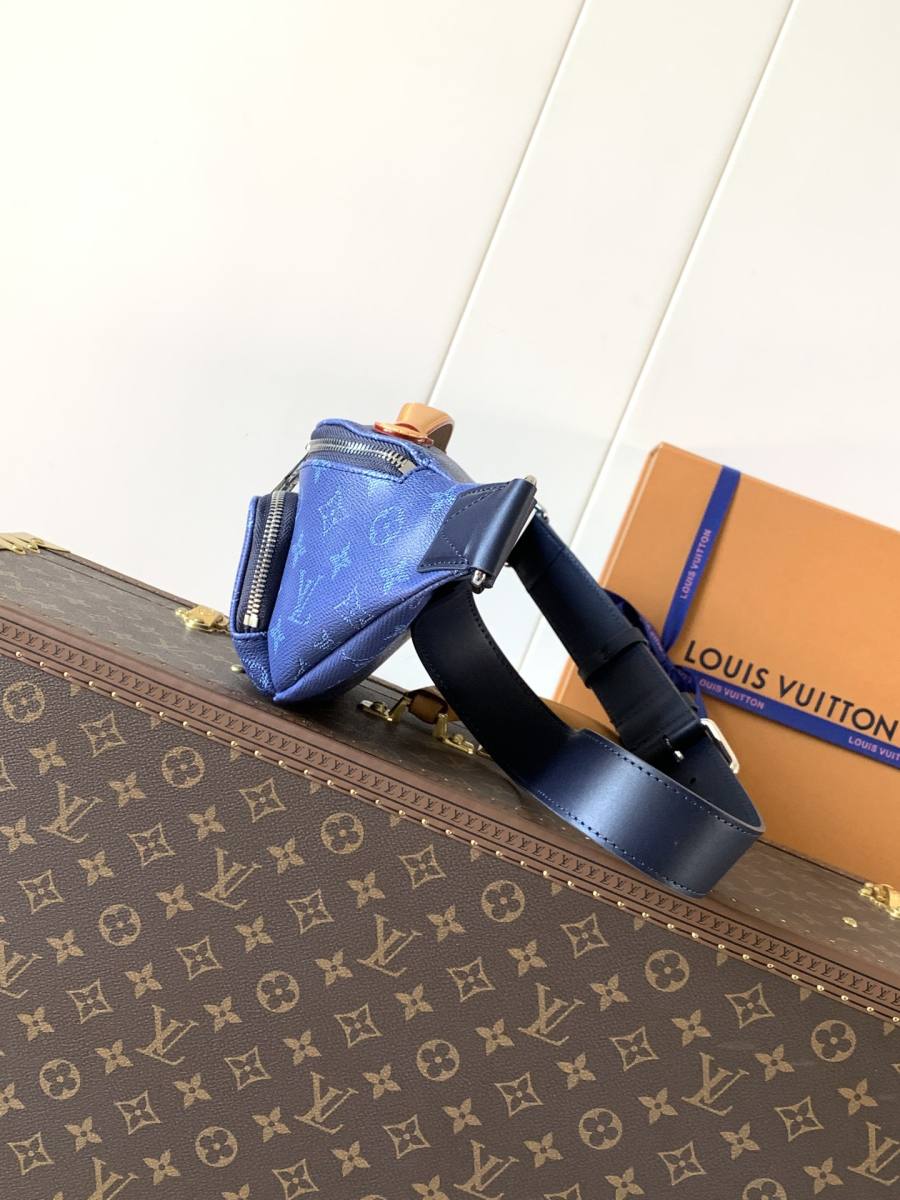 Louis Vuitton Rush Bumbag M26821 37 x 14 x 8 CF84