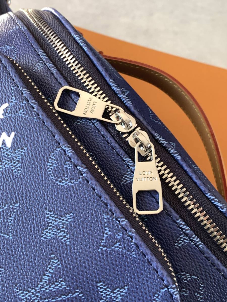 Louis Vuitton Rush Bumbag M26821 37 x 14 x 8 CF84