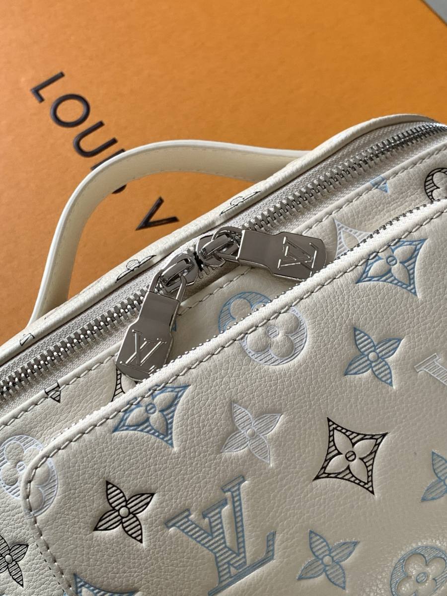 Louis Vuitton Rush Bumbag M28619 37 x 14 x 8 C692