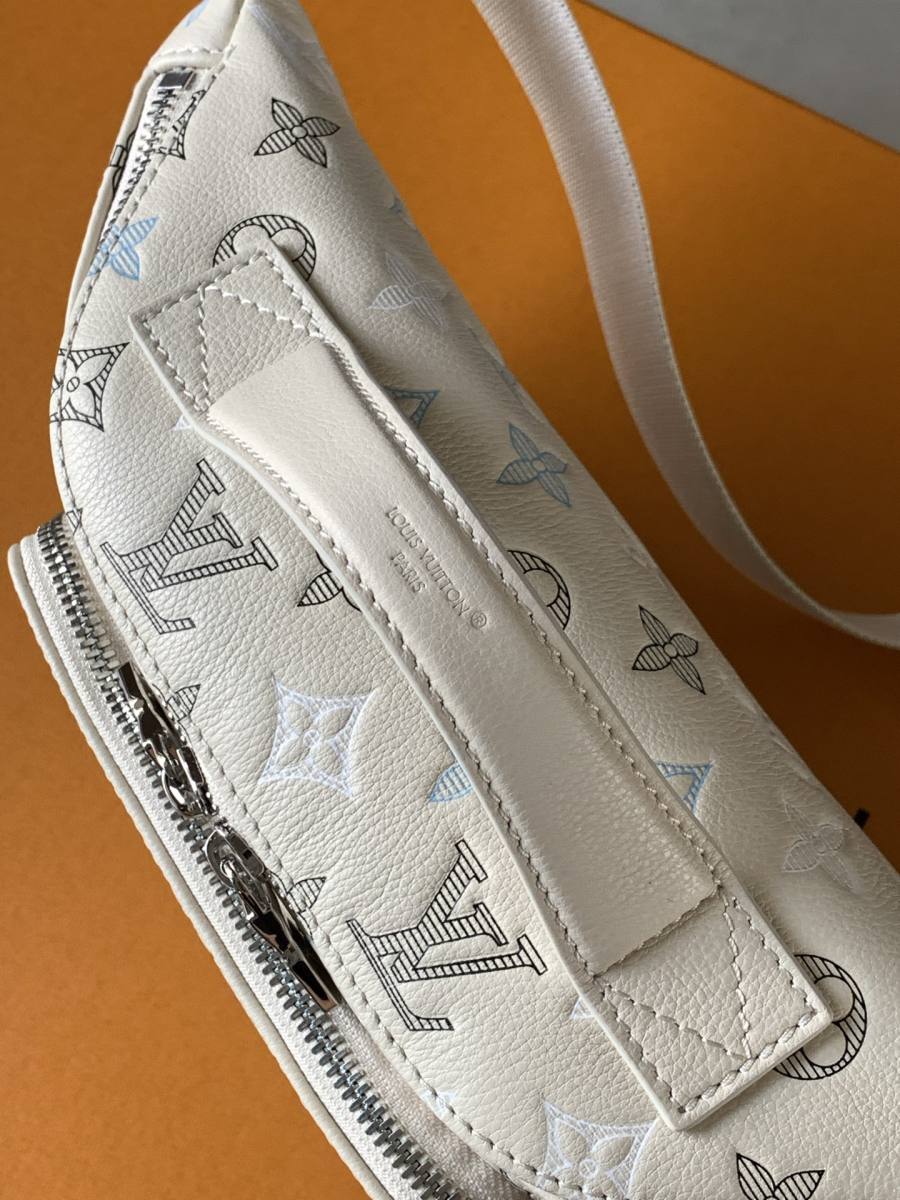 Louis Vuitton Rush Bumbag M28619 37 x 14 x 8 C692