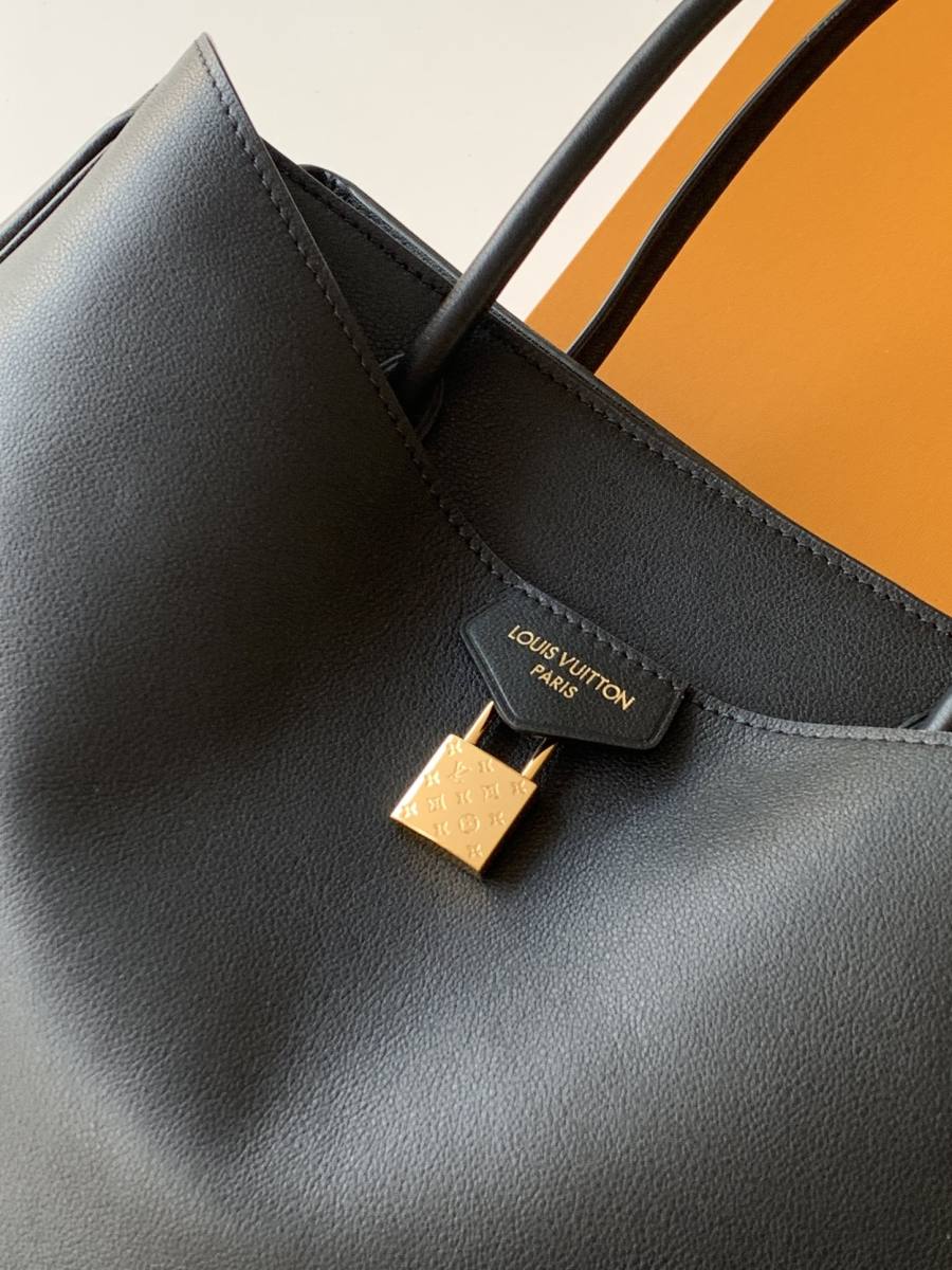 Louis Vuitton Vendôme MM M26338 34 x 24 x 14 B239